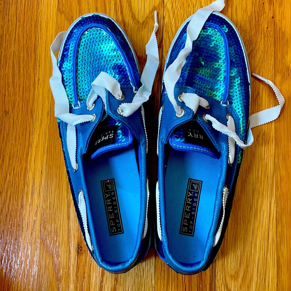 Size 6 blue sequin sperry shoes.